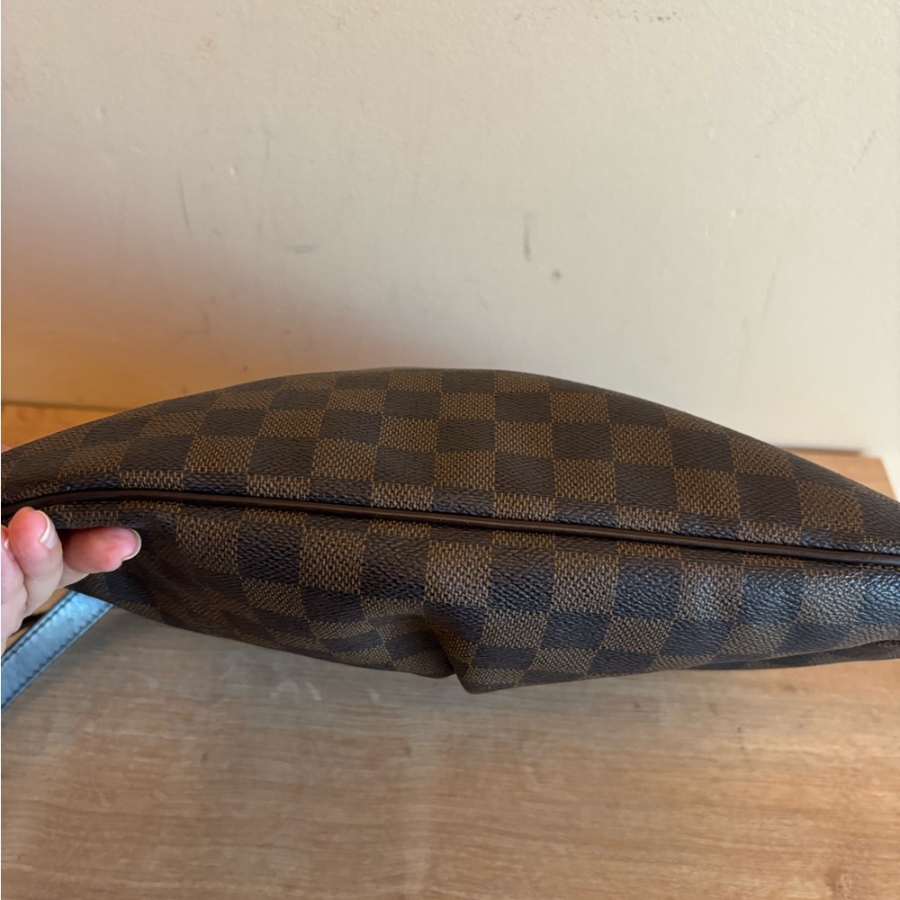 Authentic Louis Vuitton damier ebene crossbody bag - Picture 7 of 10